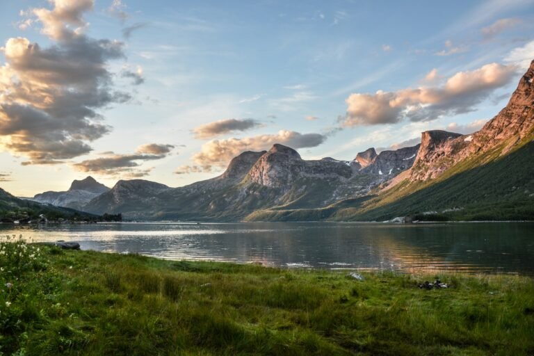 Mountain And Lake At Sunset 135157 1 768x512